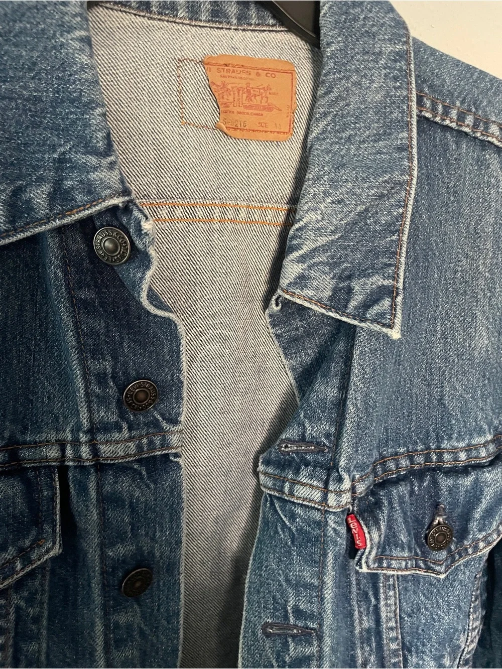 Levis vintage Classic Blue Denim Jacket - Men size 44